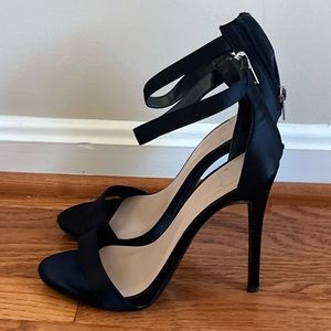 Heart in D Delicious Black Satin Pumps Strappy Sandals Heels 7.5